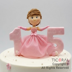 ADORNO MU�ECA CON VESTIDO 15 A�OS PORCELANA FRIA x 1